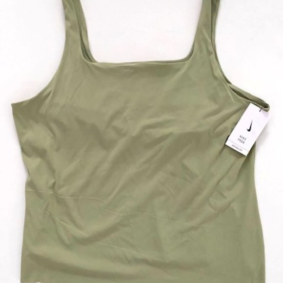 Yoga Luxe DC5390-369 Shelf-Bra Tank In Celadon Olive Aura - Picture 2 of 4